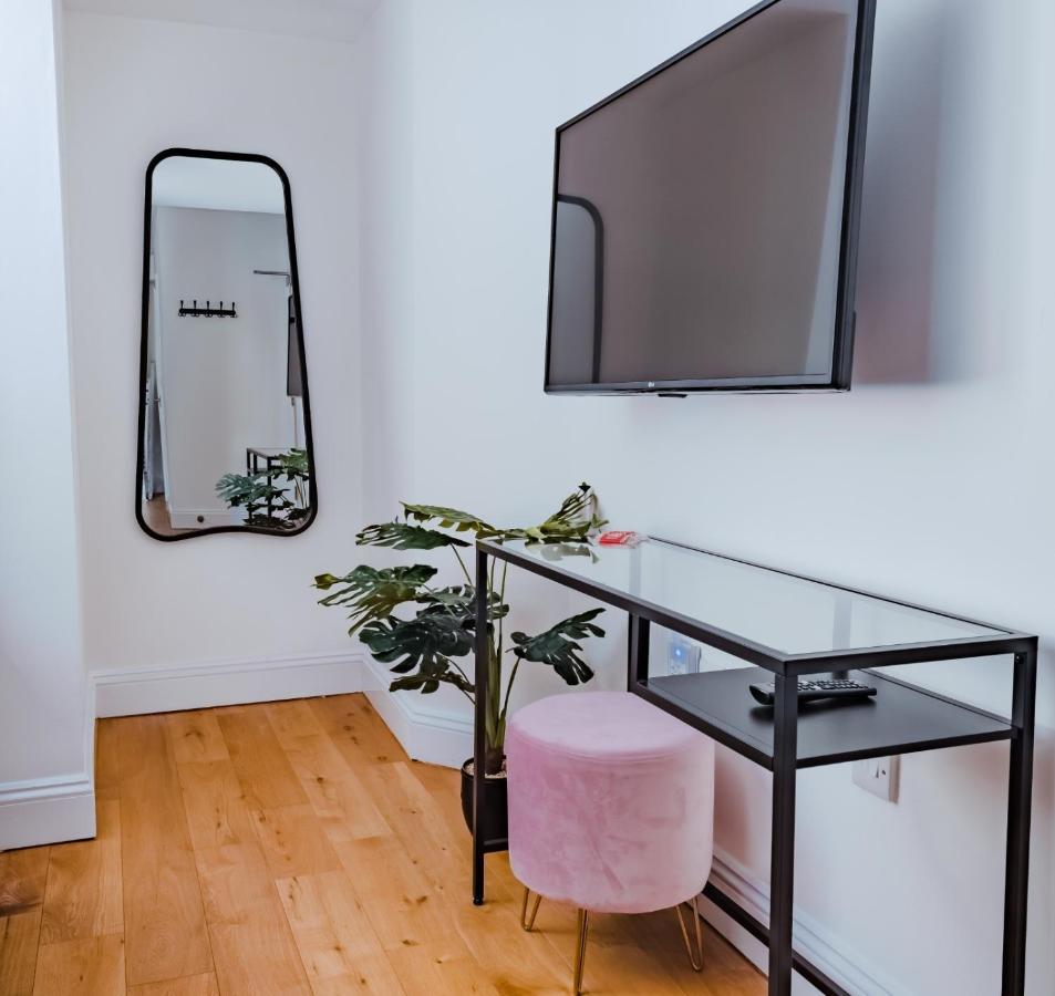 Classic Studio Apartment Кембридж Екстер'єр фото